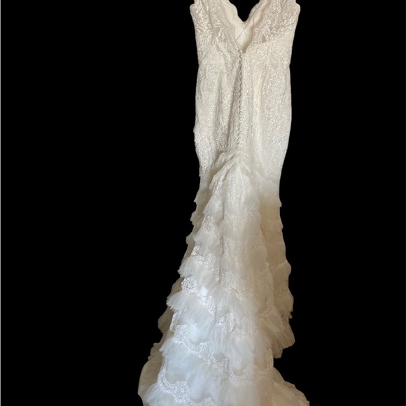 David’s Bridal, Wedding Dress, Mermaid (Trumpet)Style, Size 10, Off White - Picture 3 of 6